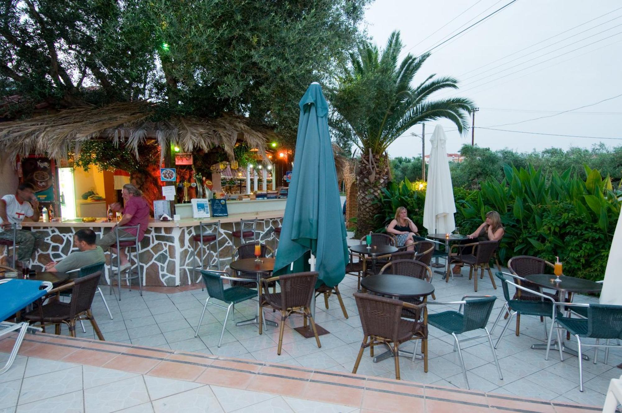 Callinica Hotel Planos Exterior foto
